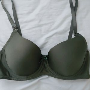 34B Green T-Shirt Bra